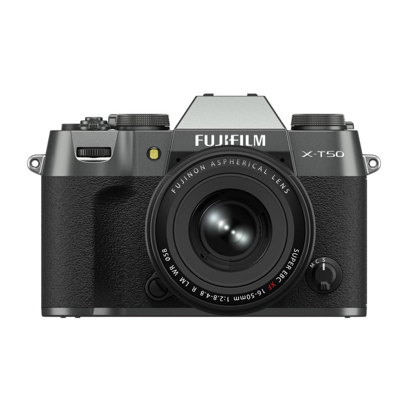 Fujifilm X-T50 Kamera in anthrazitgrau mit 16-50mm Objektiv.
