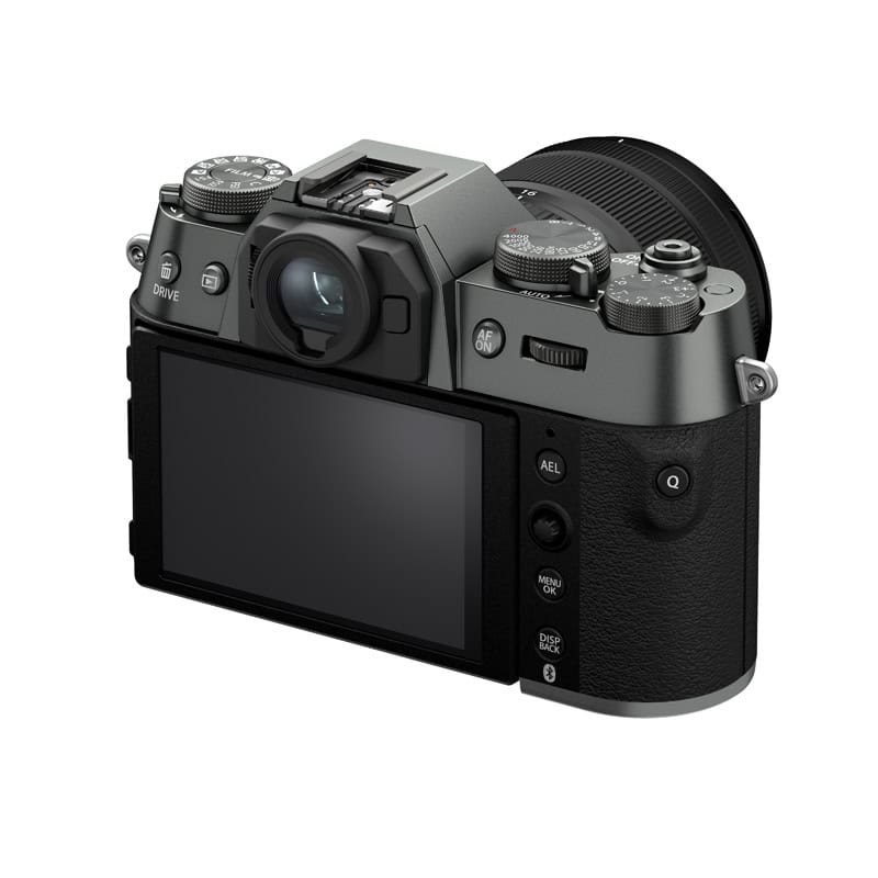 Fujifilm X-T50 Kamera mit 15-45mm Objektiv in Anthrazit grau.